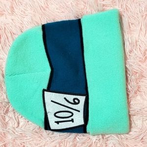 3/$19 Alice in wonderland mad hatter 10/6 beanie